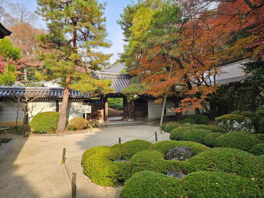 Templo Chion-in, Jardines