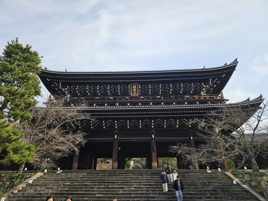 Templo Chion-in, puerta principal