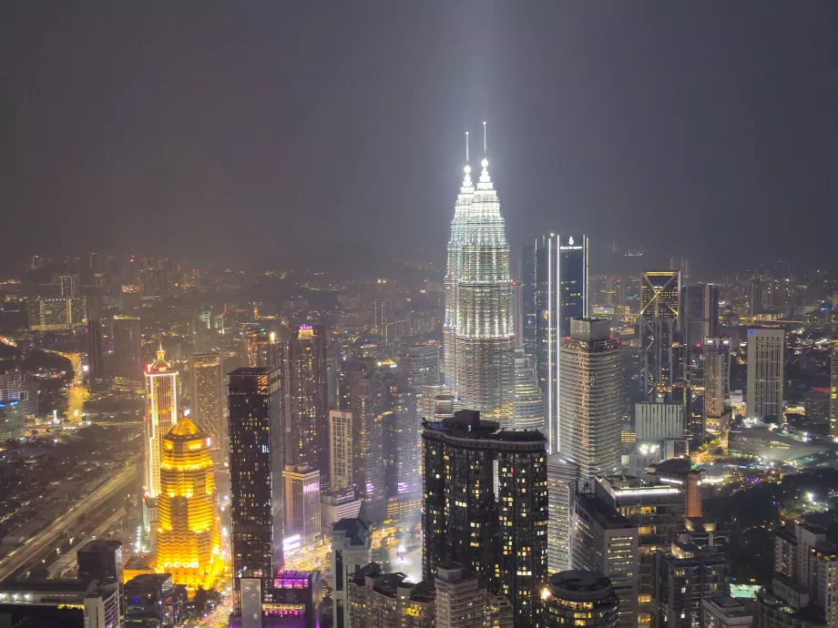 Vista de las Torres Gemelas Petronas desde la terraza abierta