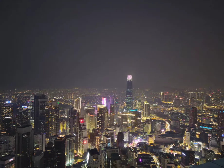 Kuala Lumpur de noche desde la Torre Menara