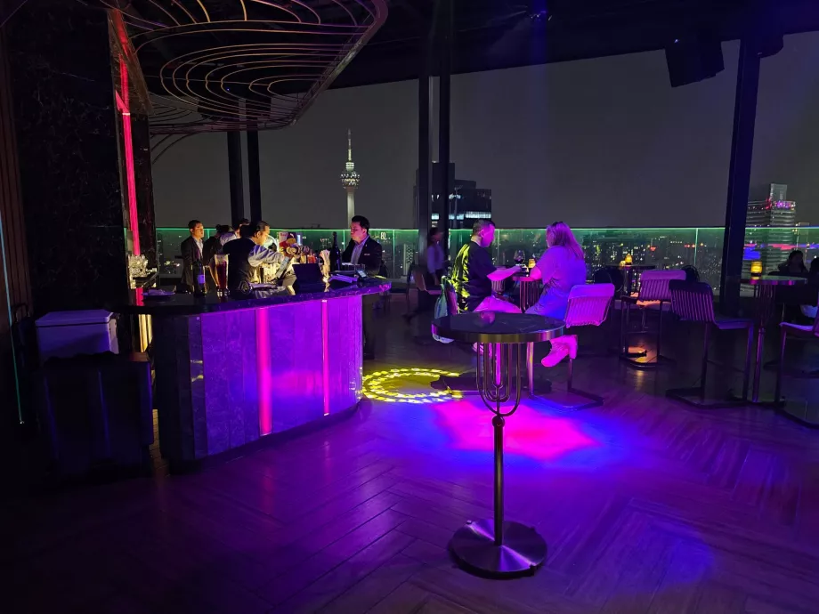 Entorno de bar de hotel