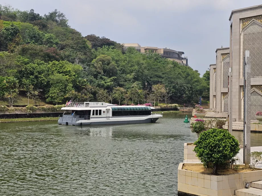 Puente de Putra