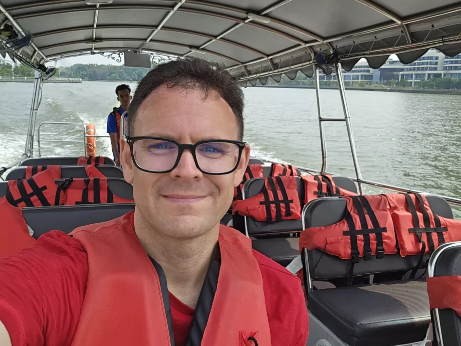 Yo en el barco, taxi acuático