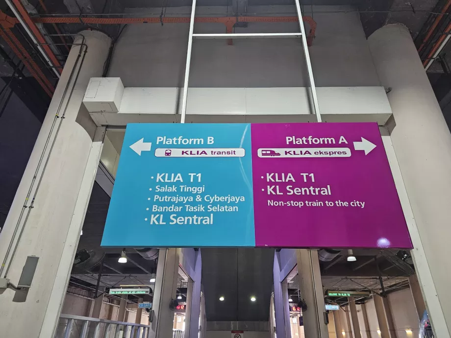Andenes KLIA Transit y KLIA Ekspres