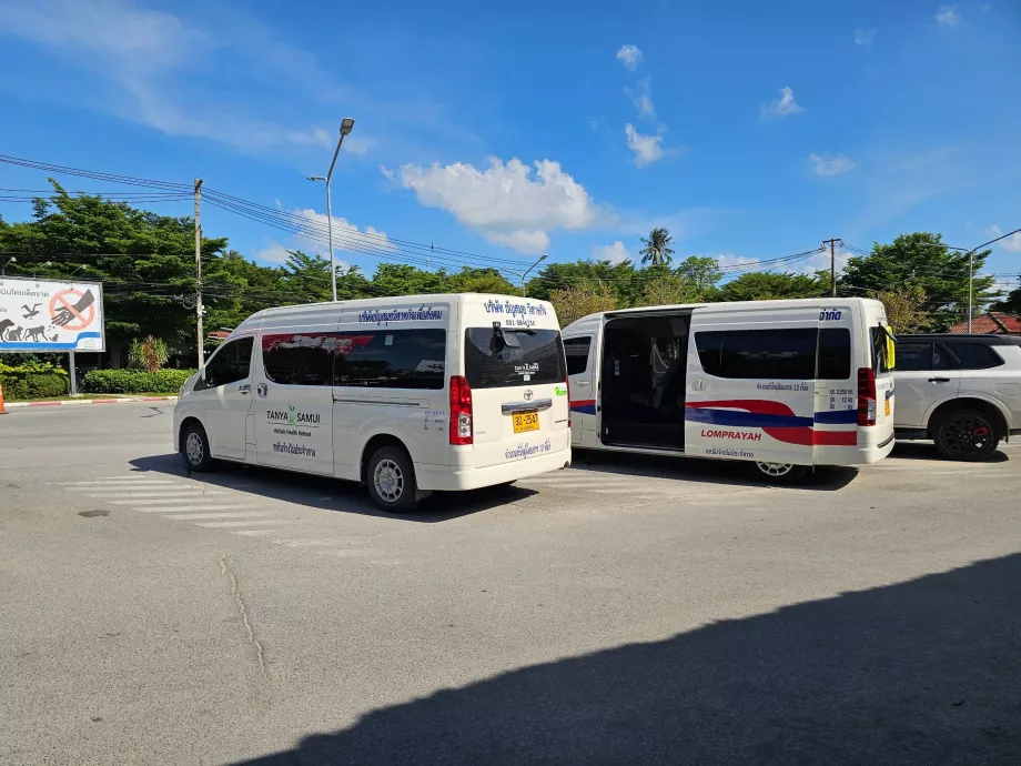 Minivans Lomprayah a transbordadores