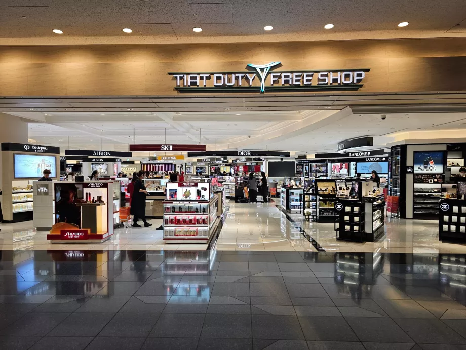 Tiendas en la zona de tránsito de la Terminal 3