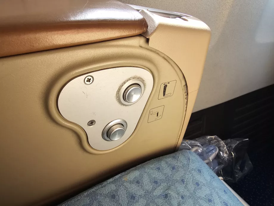 Mandos de asiento y reposapiés