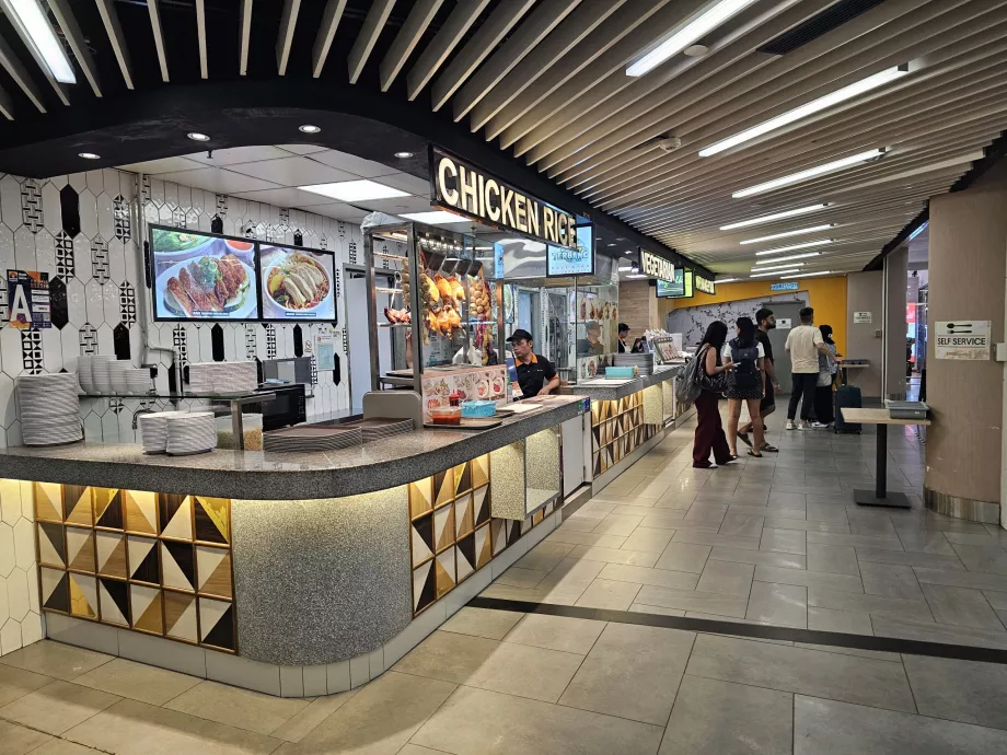 Patio de comidas, Terminal 2, zona pública