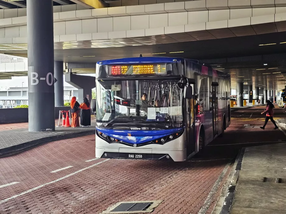Autobús lanzadera entre terminales