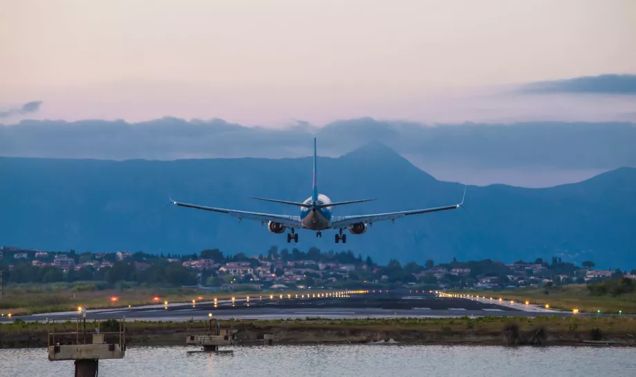 Aterrizaje en el aeropuerto de Corfú