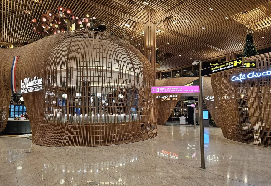 Restaurantes y cafeterías, Terminal 2
