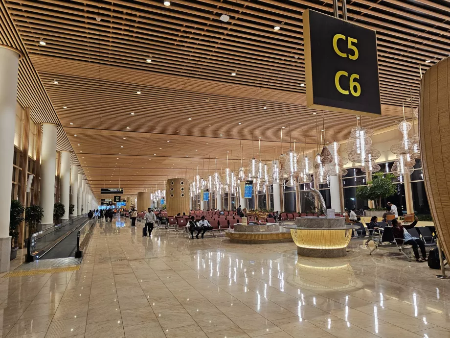 Puertas de embarque, Terminal 2