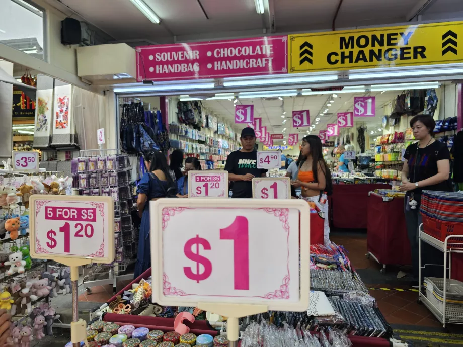 Barrio chino, tiendas de recuerdos