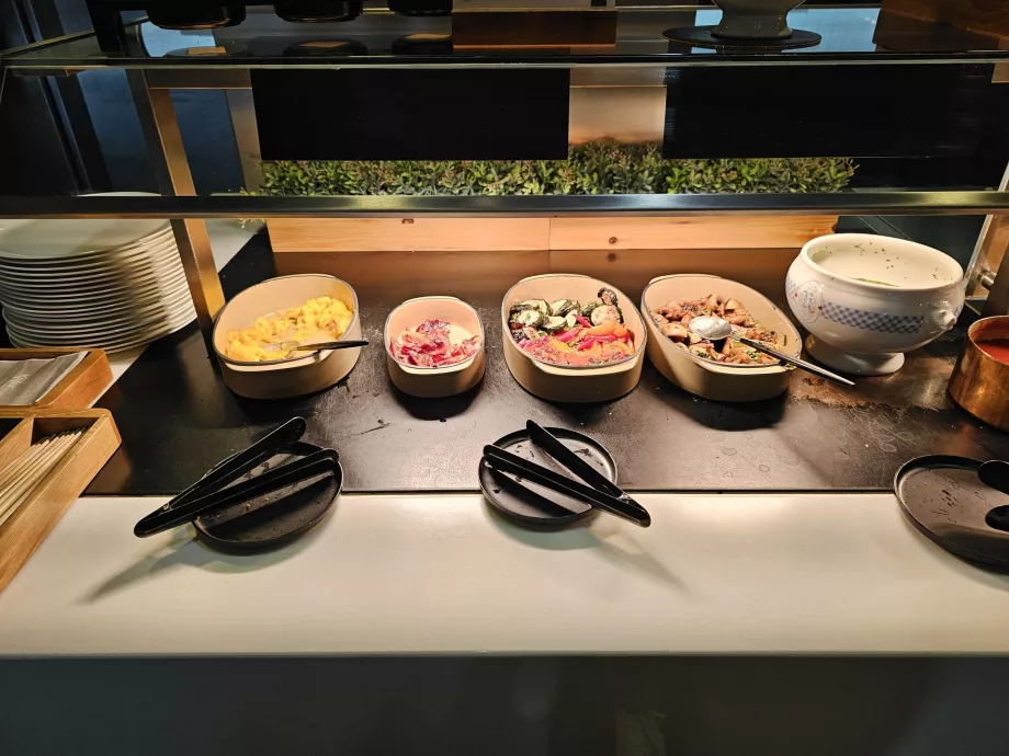 Buffet - oferta de desayuno caliente