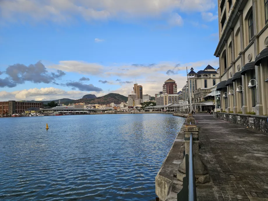 Paseo marítimo de Caudan