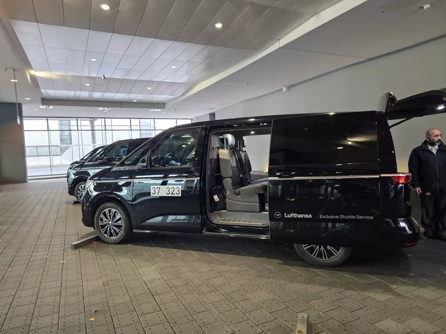 Traslado en limusina al avión