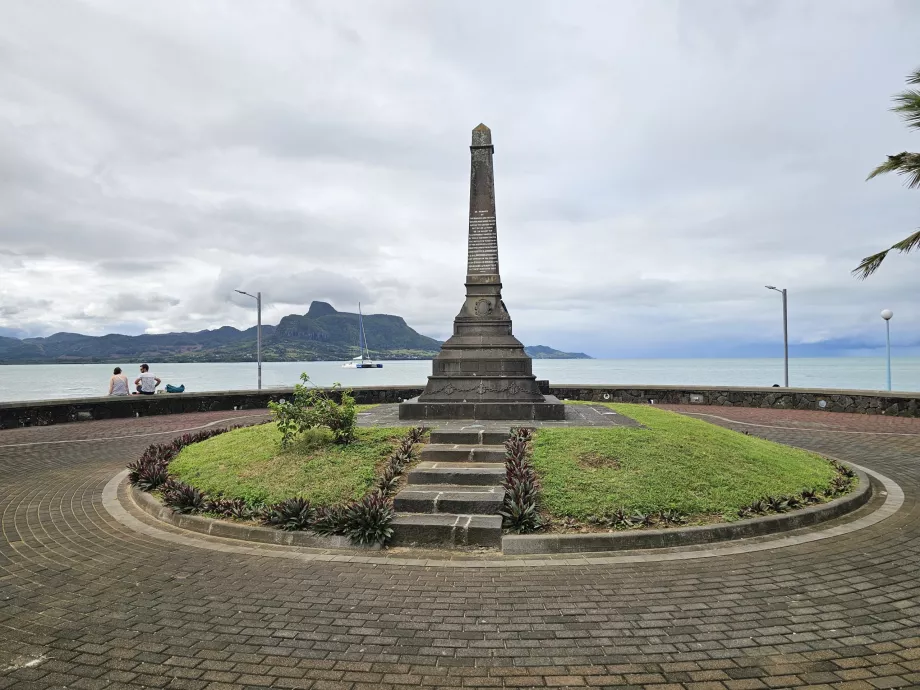 Monumento a la Batalla Naval de Mahebourg