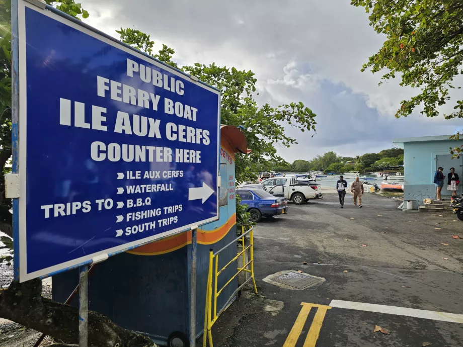 Ferry a Ile aux Cerfs