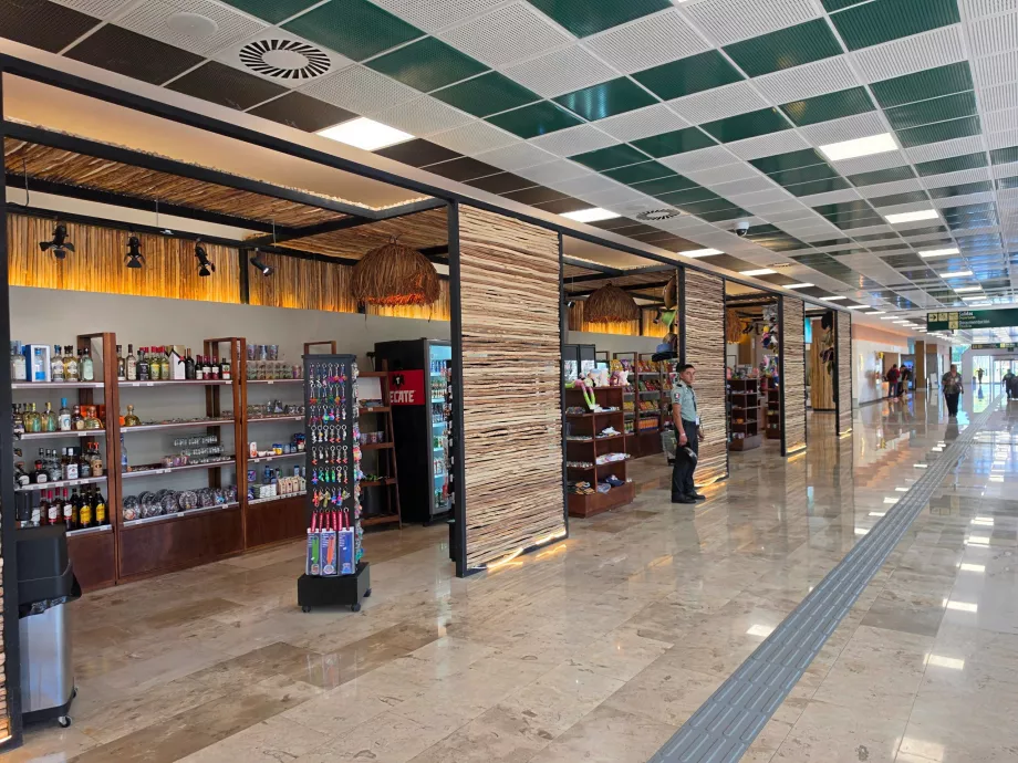 Tiendas de recuerdos en la zona pública