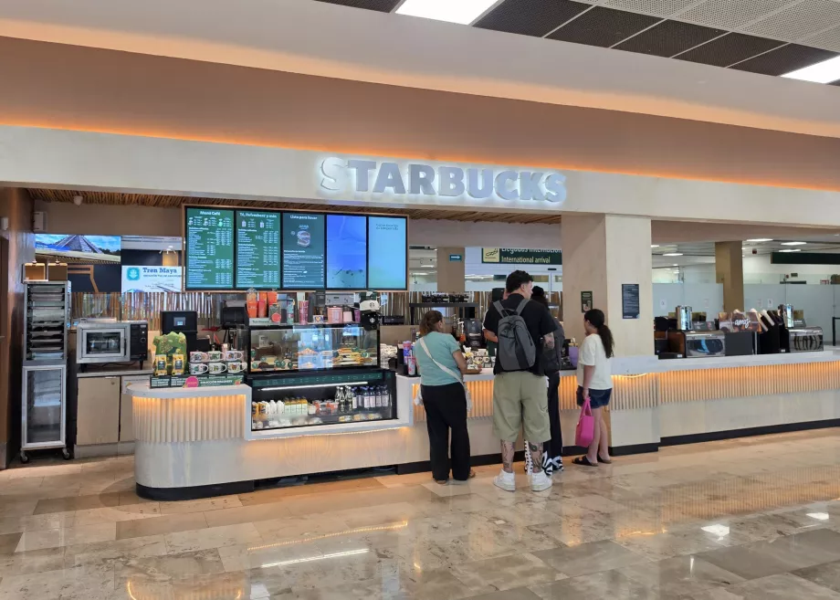 Starbucks en la zona común