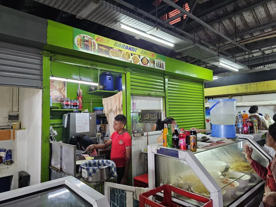 Mercado en Central Flacq, puestos de comida