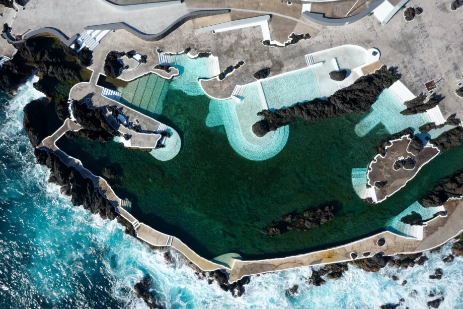 Balneario de Porto Moniz