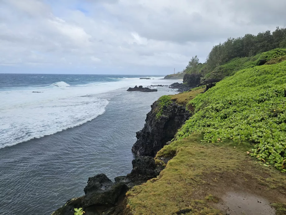 Los acantilados de la playa de Gris Gris