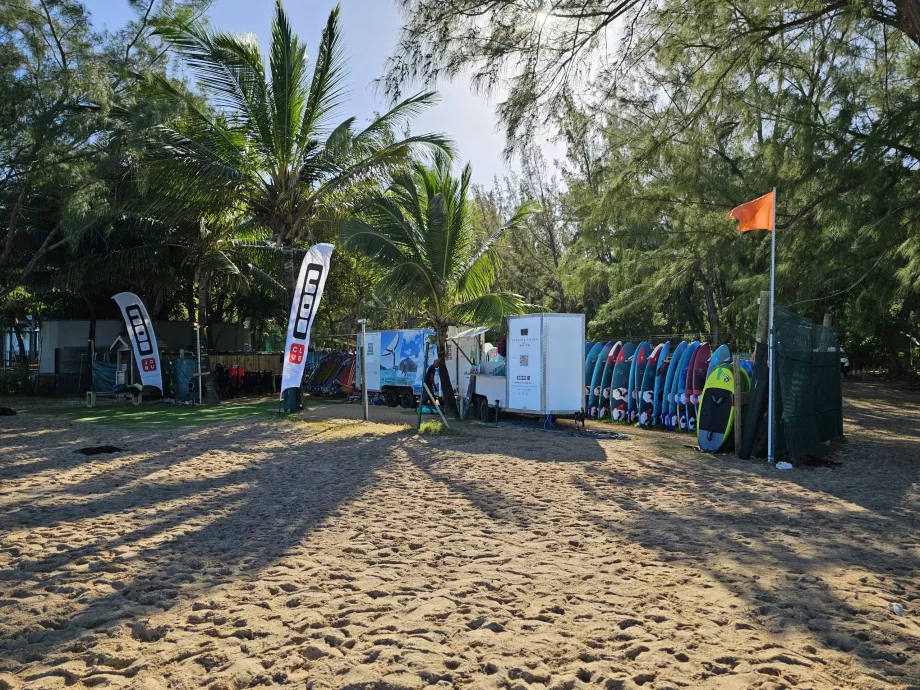 Escuela de kitesurf en la playa de Le Morne