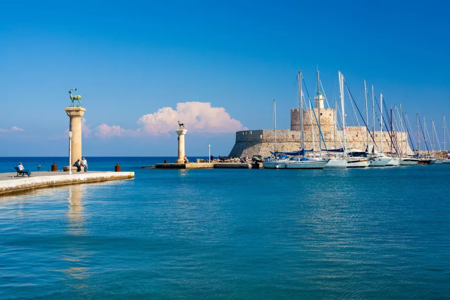 Puerto de Mandraki