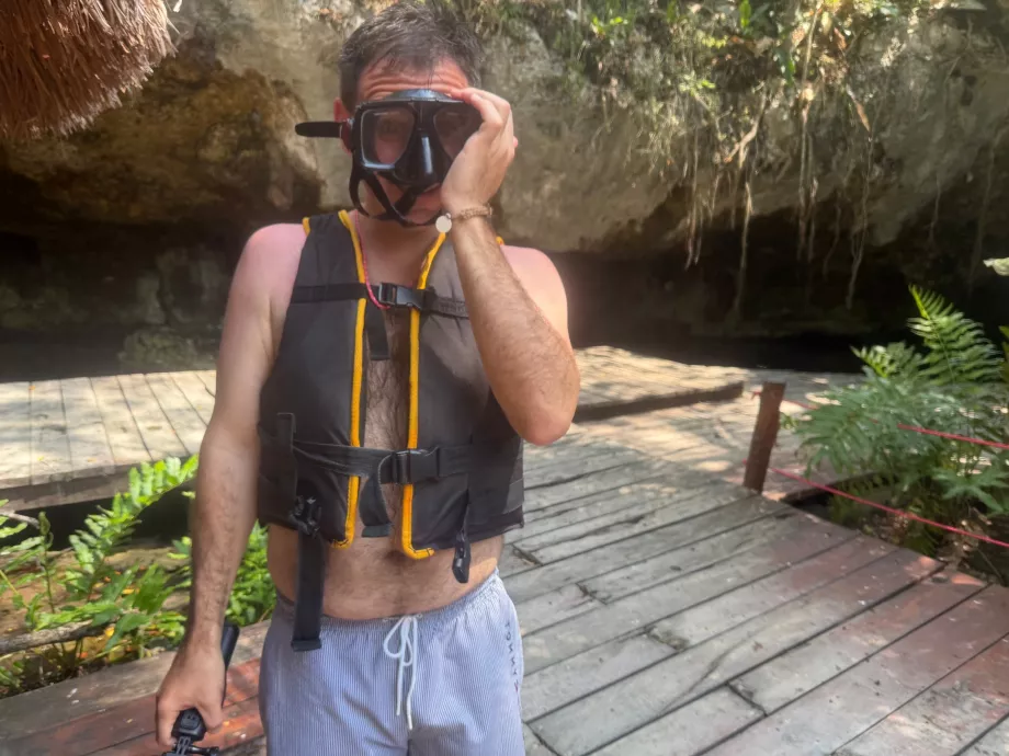 Yo antes de entrar en el Gran Cenote