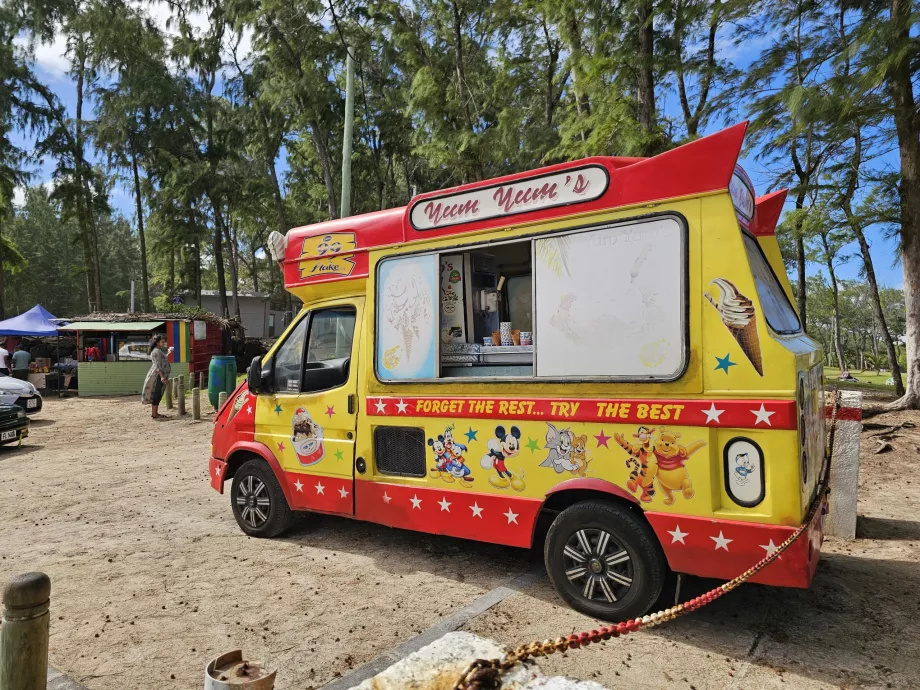 Puesto de helados en la playa de La Cambuse