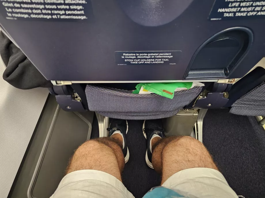 Espacio para las piernas en clase turista