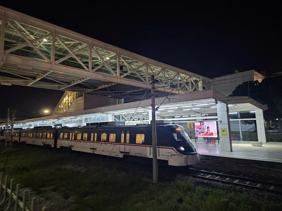 Estaciones de metro del aeropuerto de Esmirna