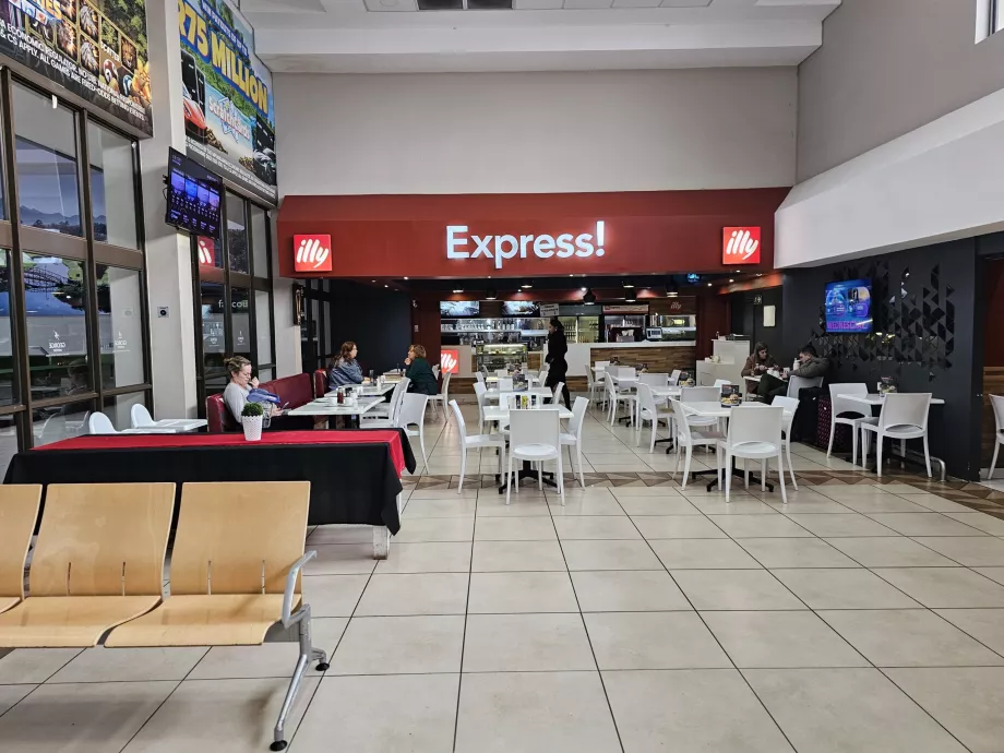 Cafetería en la zona pública