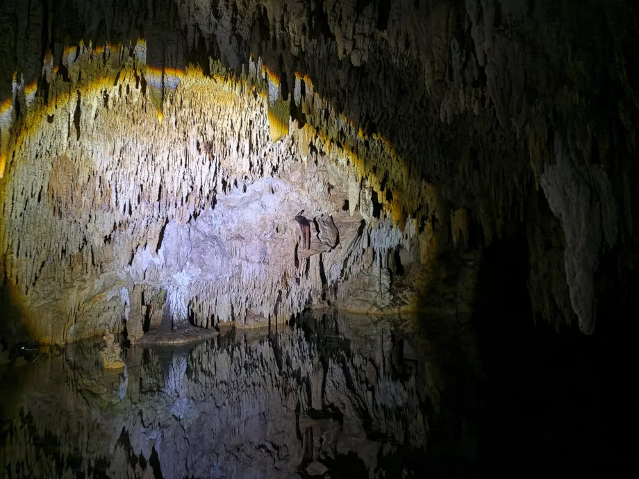 Cueva de Aktun Chen
