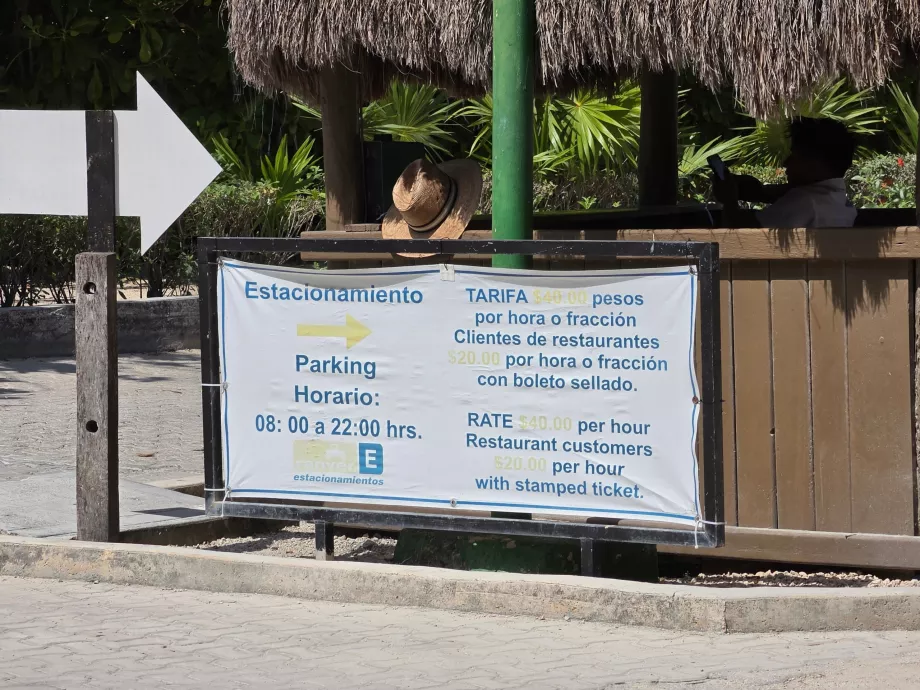 Aparcamiento en la bahía de Akumal