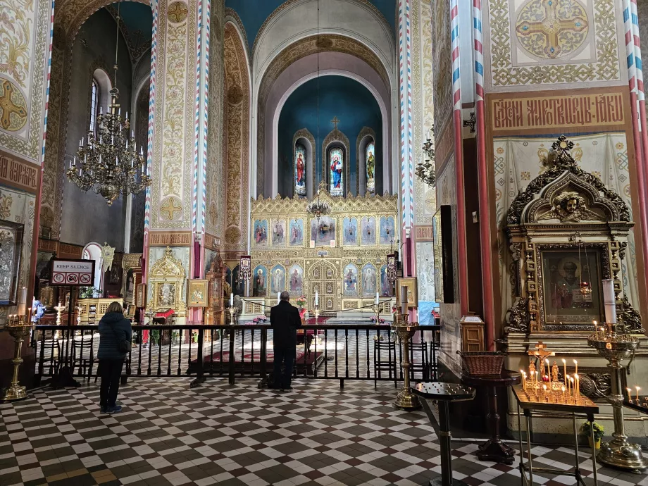 Interior de la catedral de Alejandro Nevski