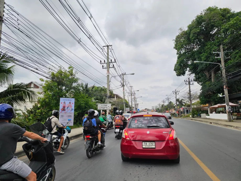 Tráfico en la carretera principal que rodea la isla