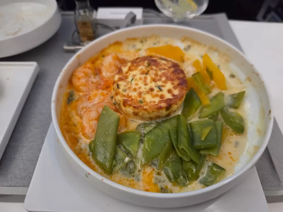 Almuerzo: plato principal, gambas y salmón
