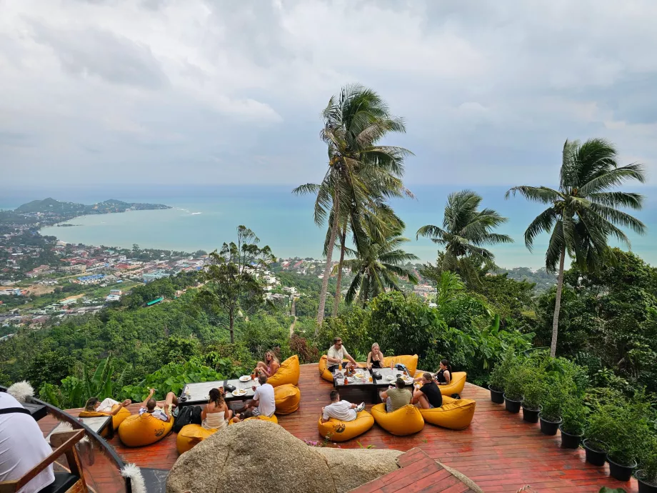 Restaurante en Overlap Stone 2