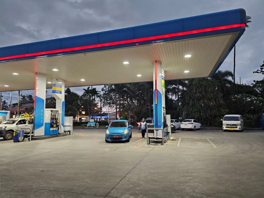 Moderno surtidor de gasolina