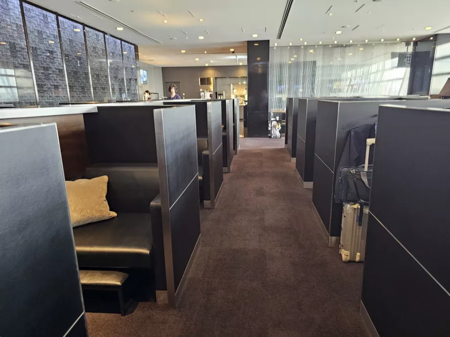 Asientos que imitan la Primera Clase de ANA