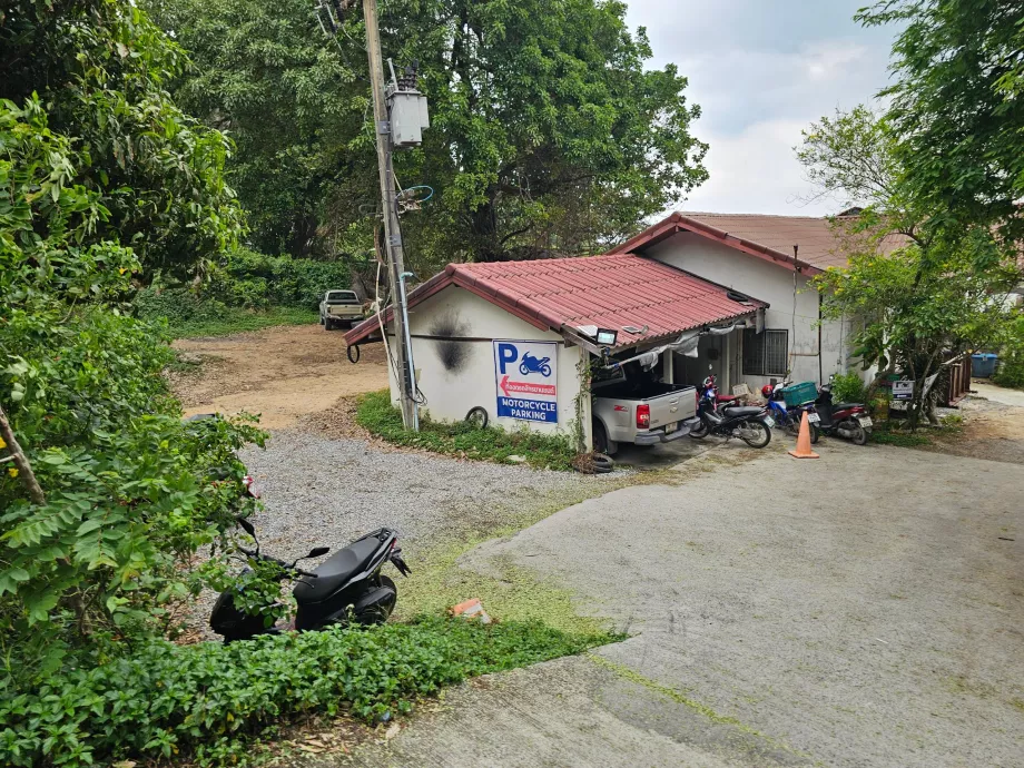 Playa de Coral Cove, aparcamiento para scooters