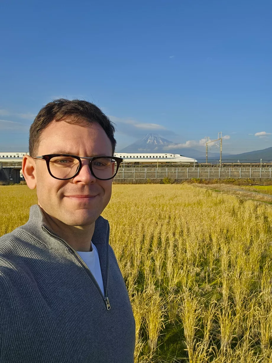 Yo en un punto fotográfico cerca de Fuji