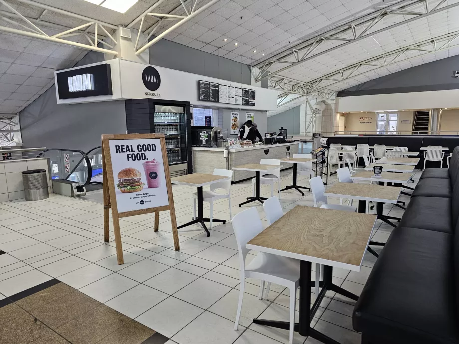 Cafetería en la zona pública