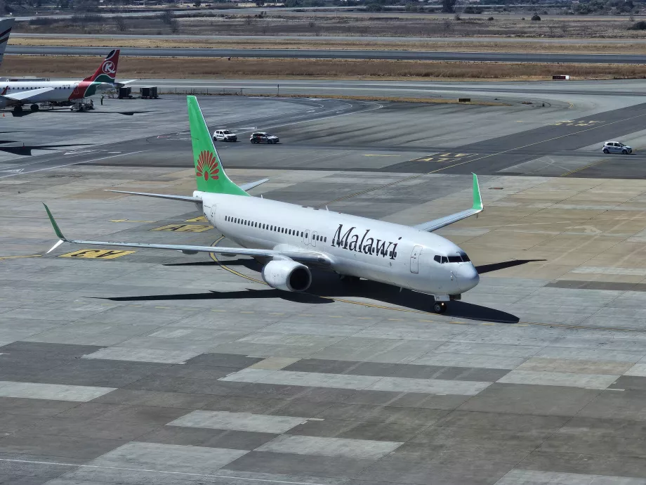 Malawi Airlines, Boeing 737 en el aeropuerto de Johannesburgo