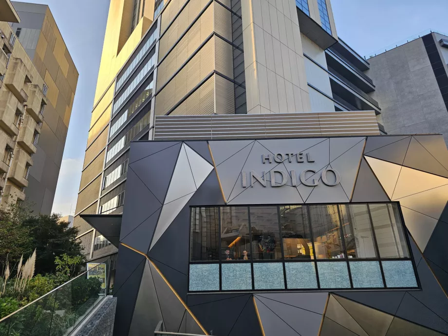 Hotel Indigo, entrada principal