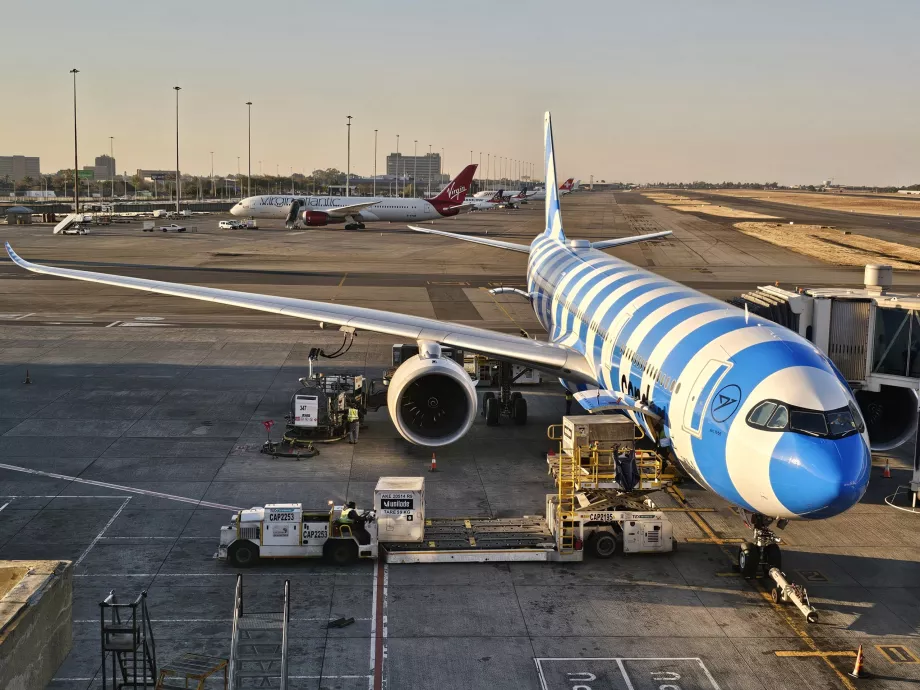 Airbus A330-900 en el aeropuerto de Johannesburgo