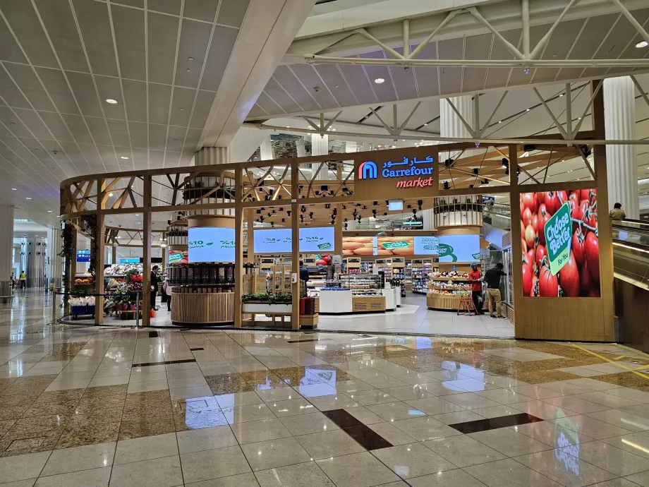 Carrefour, zona pública, Terminal 3