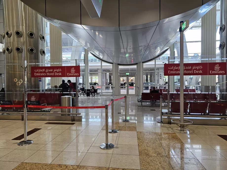 Mostrador del hotel Emirates